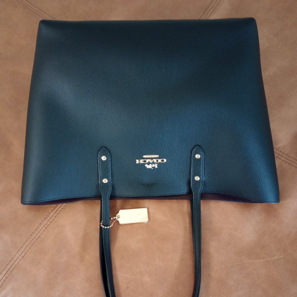 Coach Town Tote Pebble Leather black with gold hardware